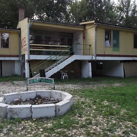 Youth Hostel *